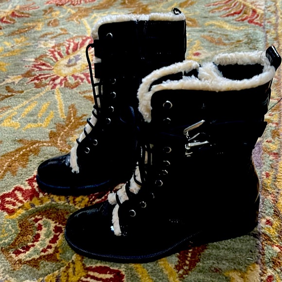 Kurt Geiger Shoes - Women Kurt Geiger black boots Super good condition